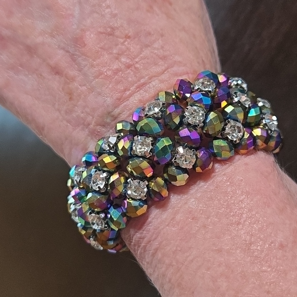 Aurora Borealis Coated Glass Bead Stretch Bracelet - Picture 4 of 4
